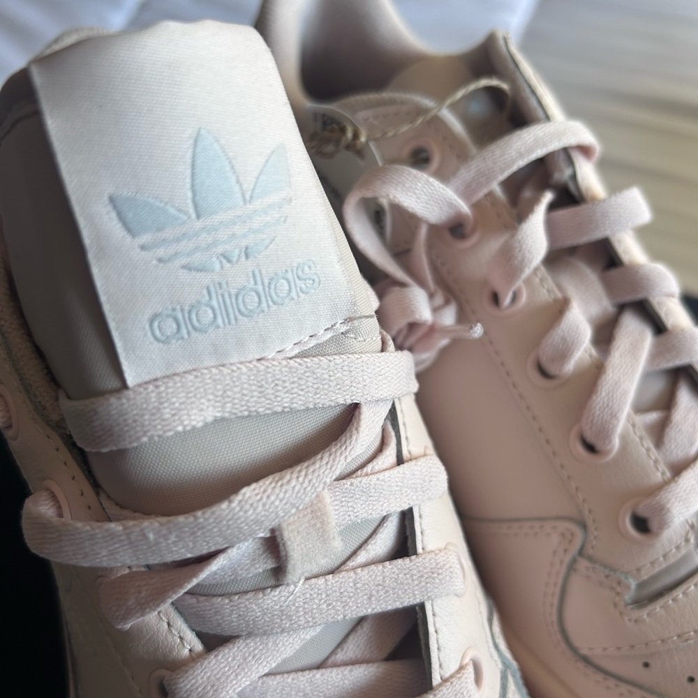 Adidas new in box - Picture 11 of 16